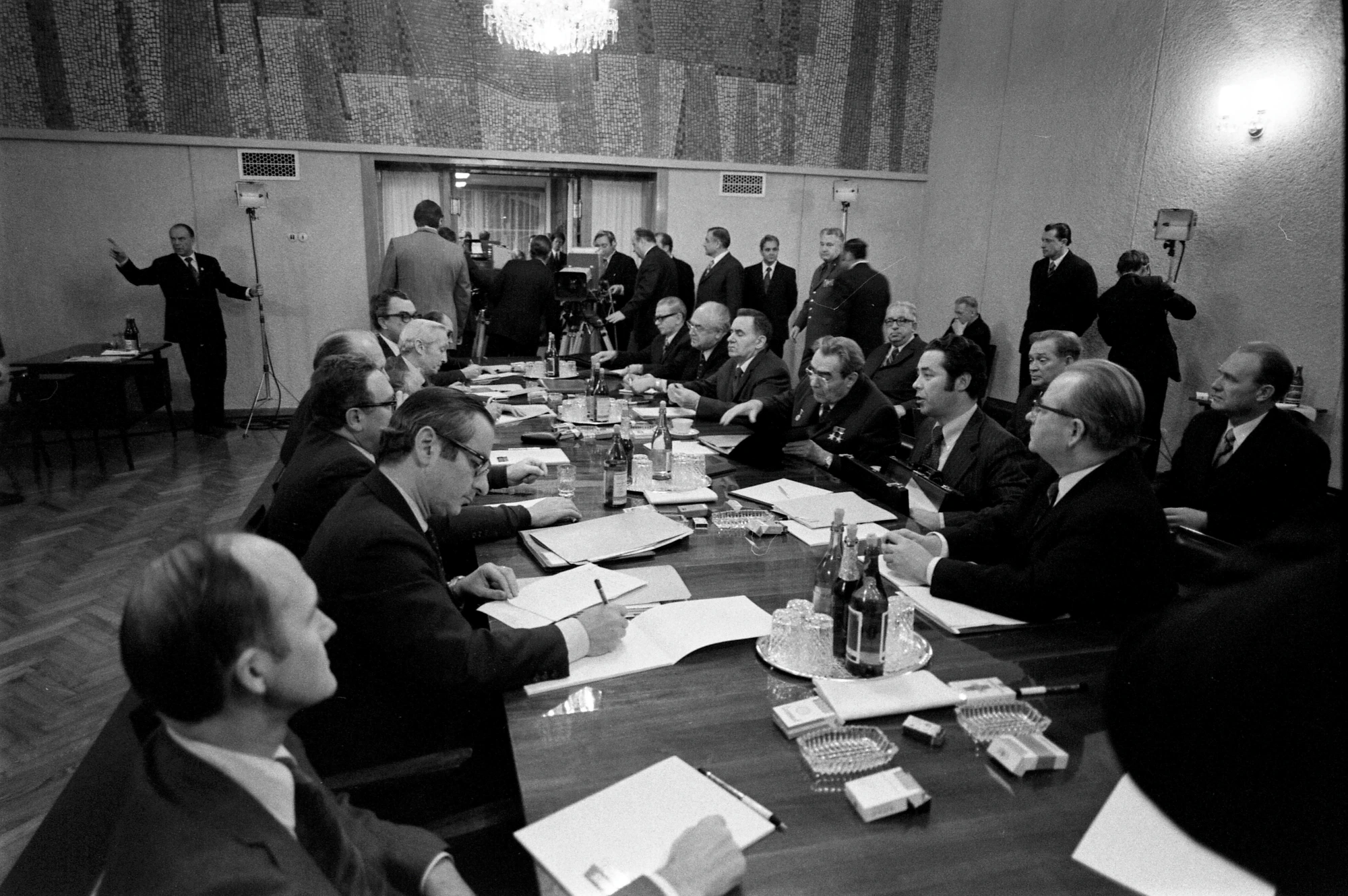 Photograph of the metting between Leonid Brejnev and Gerald Ford, Vladivostok (1974)